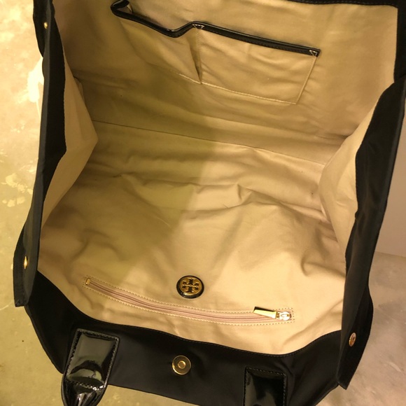 Tory Burch Ella Patent lg nylon tote “brand new “ - Picture 2 of 4
